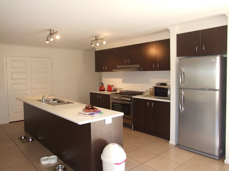 10 Delphinium Road, Pakenham VIC 3810