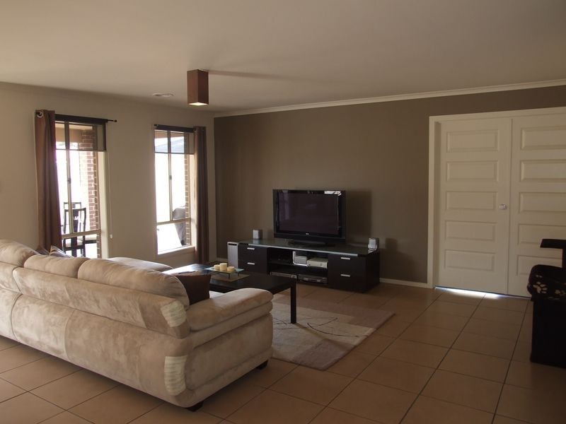 10 Delphinium Road, Pakenham VIC 3810