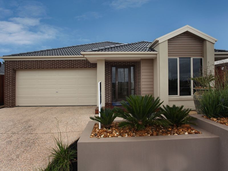 864 Webster Way, Pakenham VIC 3810