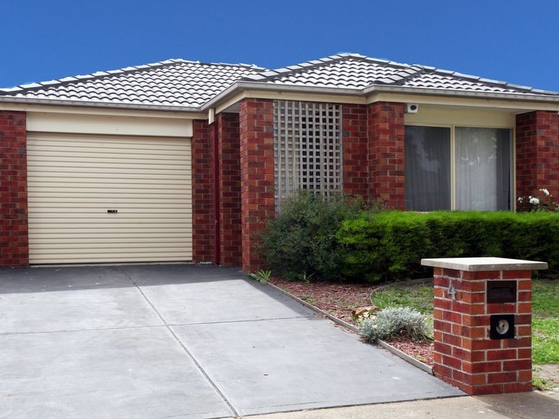 4 Ashwood Grove, Pakenham VIC 3810