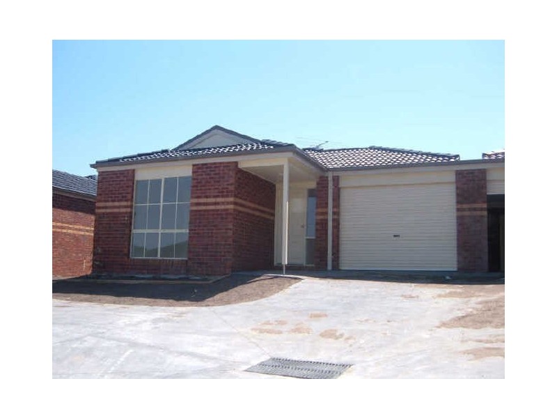 6/11 Renlik Court, Pakenham VIC 3810
