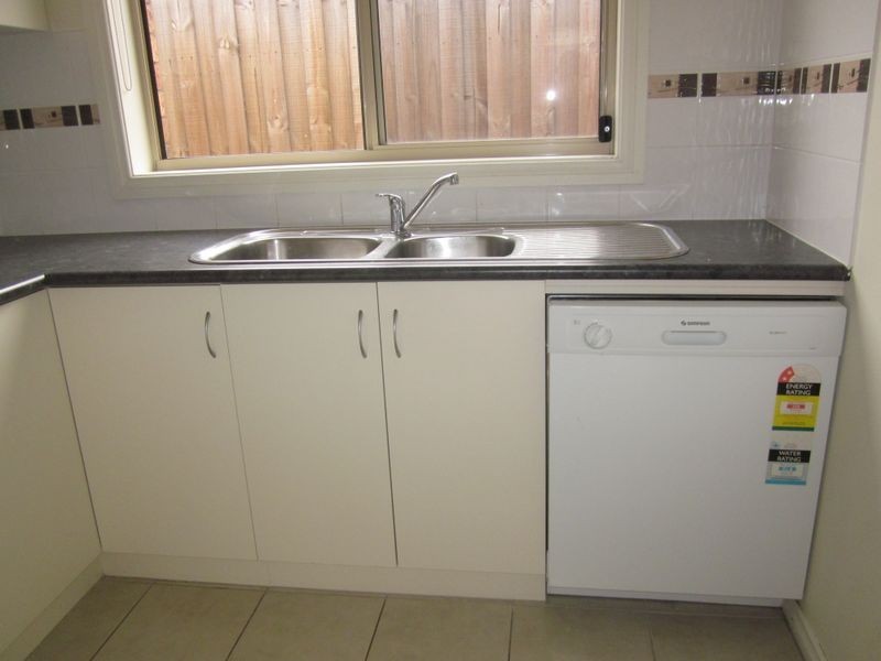 6/11 Renlik Court, Pakenham VIC 3810