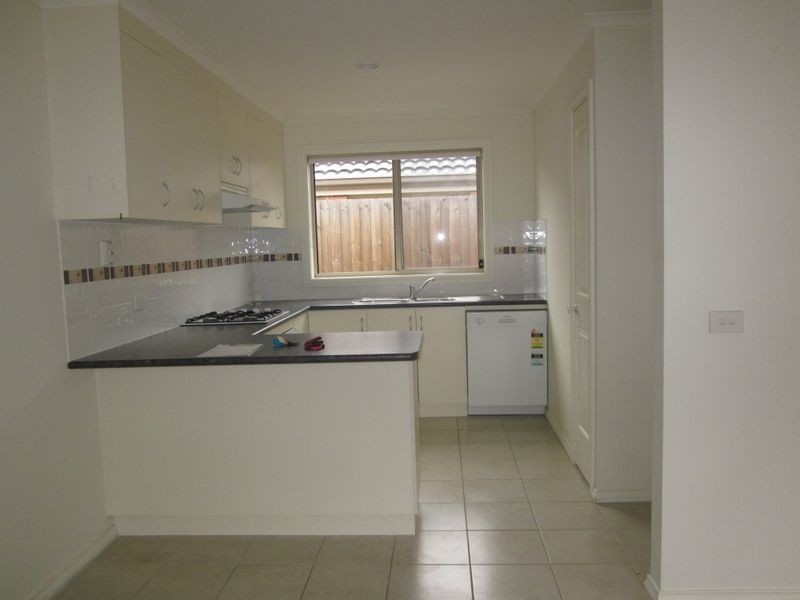 6/11 Renlik Court, Pakenham VIC 3810