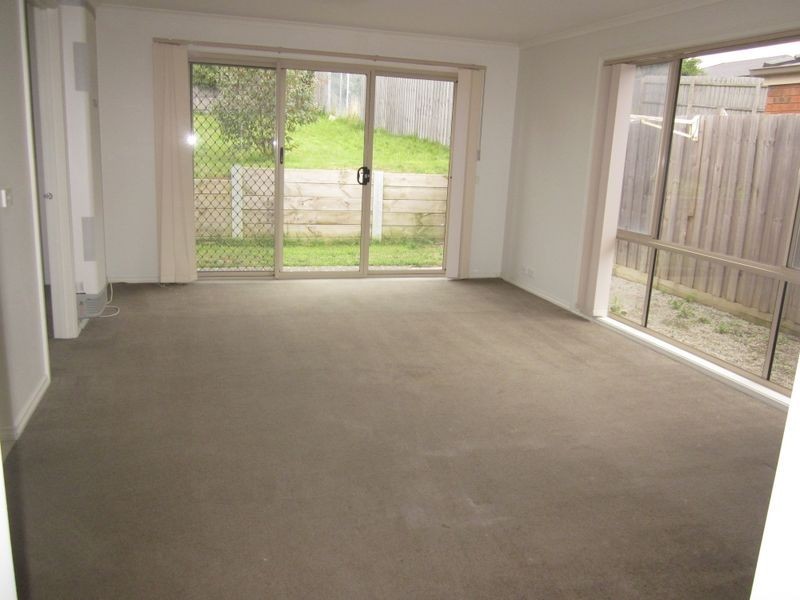 6/11 Renlik Court, Pakenham VIC 3810