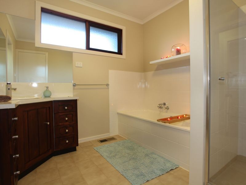 69 Ahern Road, Pakenham VIC 3810