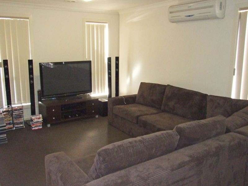 63 Wakenshaw Crescent, Pakenham VIC 3810