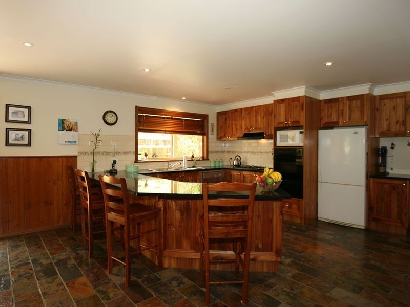 17 Garfield Road, Garfield VIC 3814