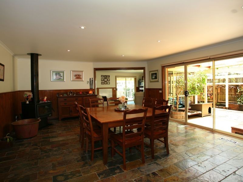 17 Garfield Road, Garfield VIC 3814