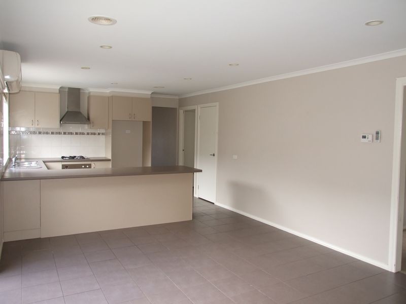 5 Como Chase, Pakenham VIC 3810