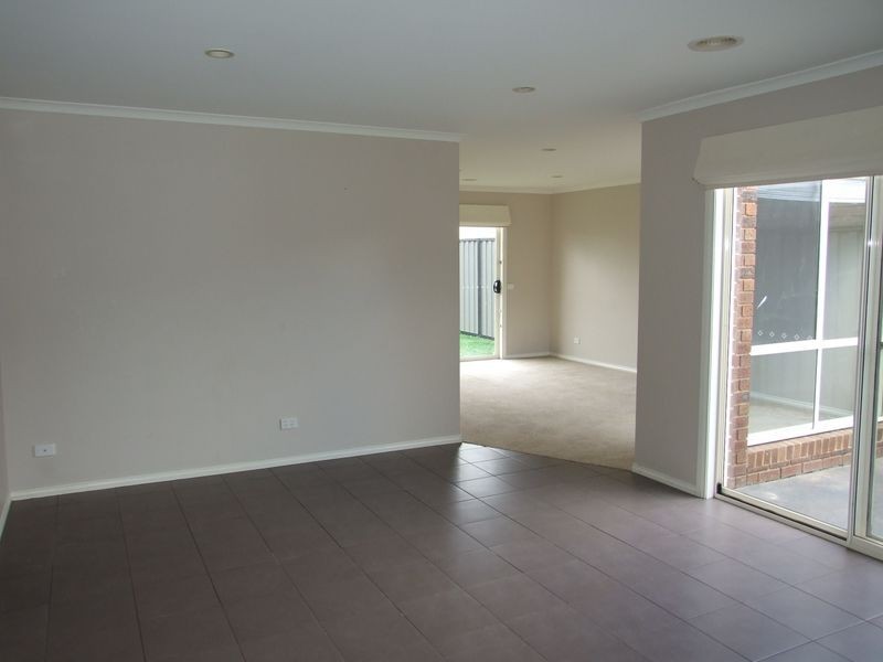 5 Como Chase, Pakenham VIC 3810