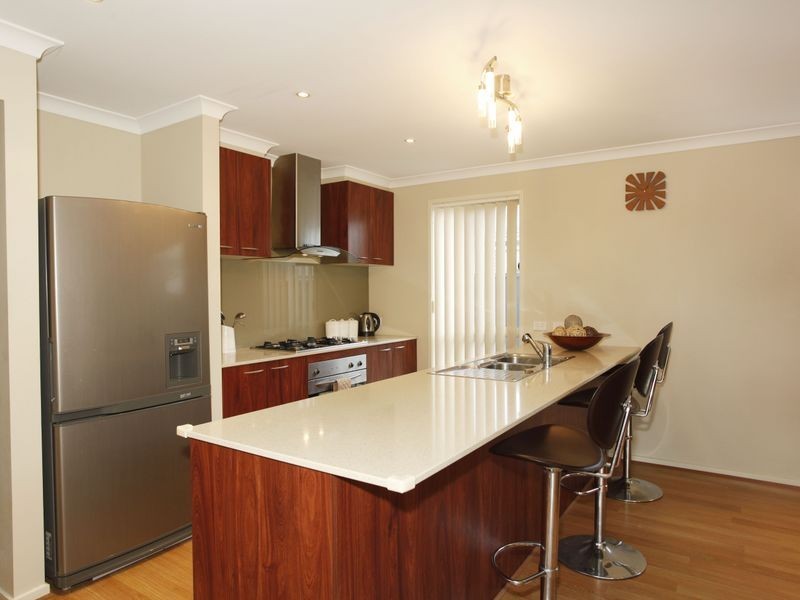 20 Kingsdale Crescent, Pakenham VIC 3810