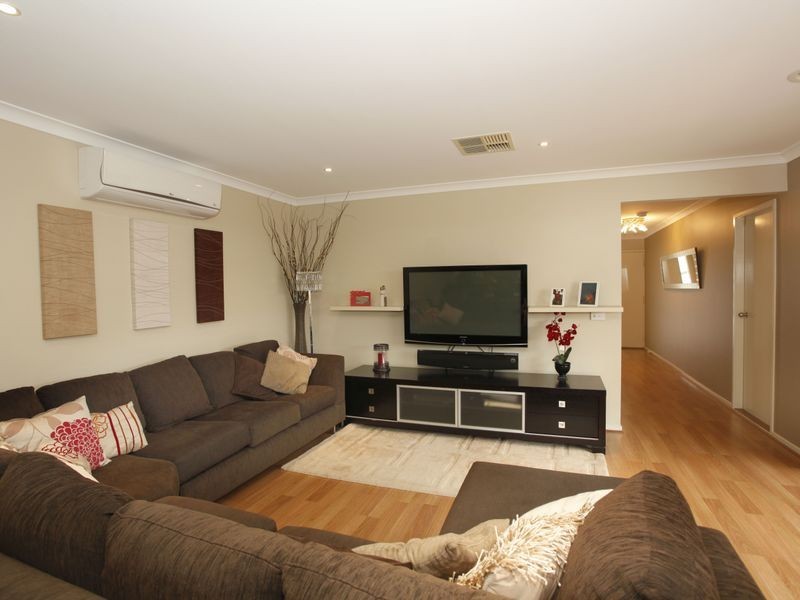 20 Kingsdale Crescent, Pakenham VIC 3810