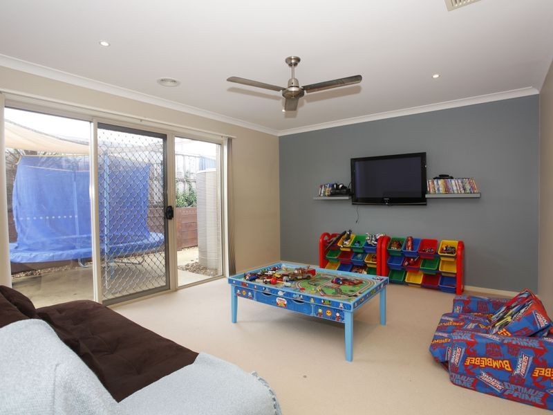 20 Kingsdale Crescent, Pakenham VIC 3810