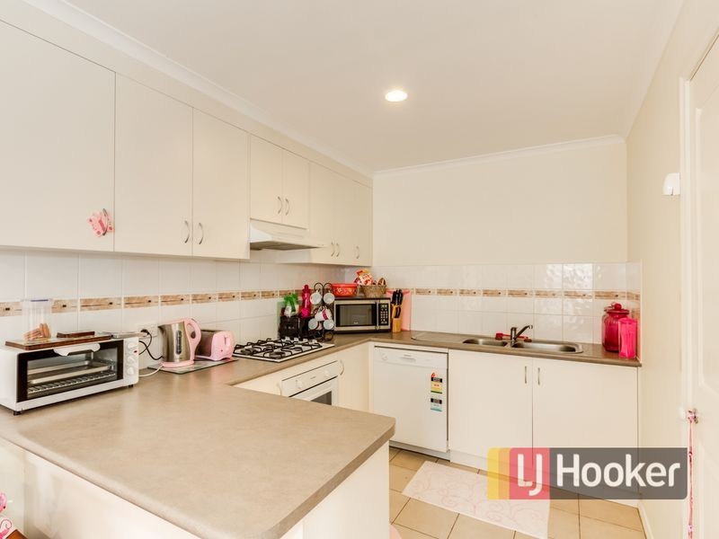 7/12 Renlik Court, Pakenham VIC 3810