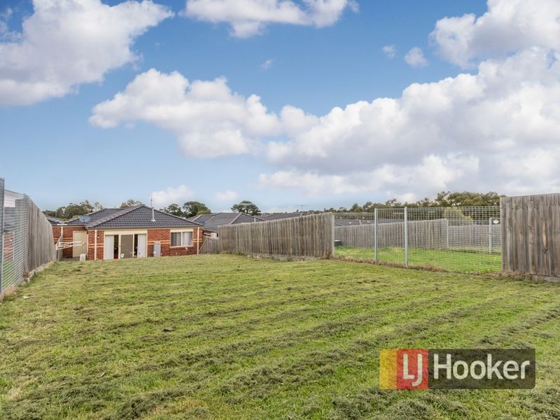 7/12 Renlik Court, Pakenham VIC 3810