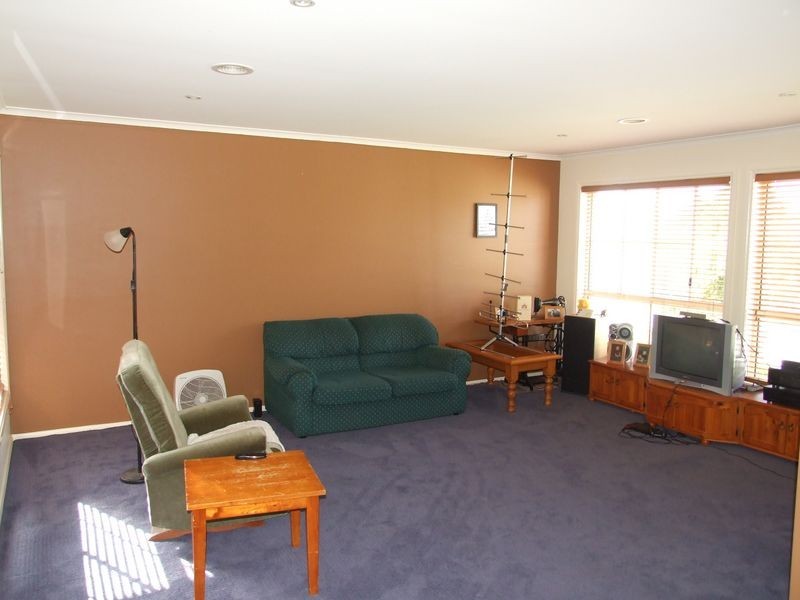 35 Ebony Drive, Pakenham VIC 3810