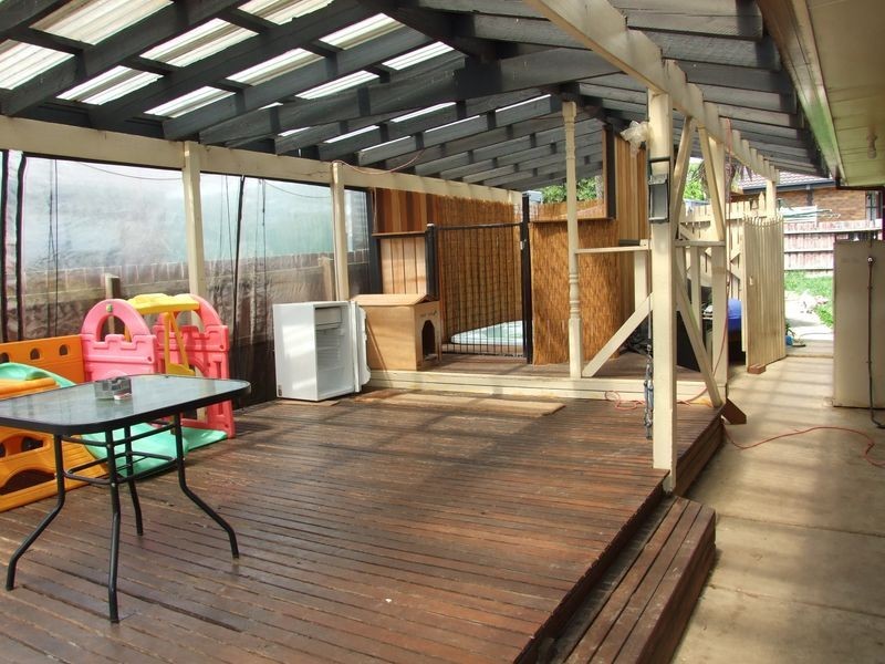 28 Meeking Drive, Pakenham VIC 3810