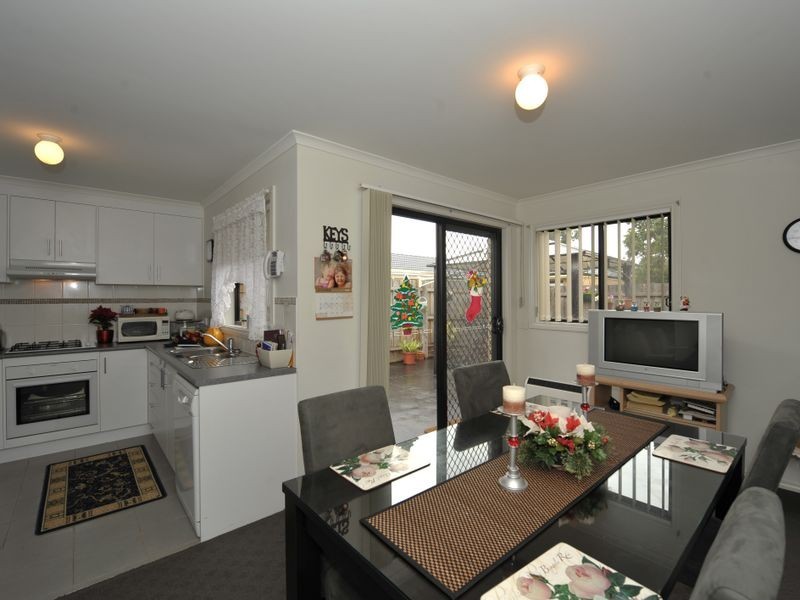 4/22 Parman Avenue, Pakenham VIC 3810