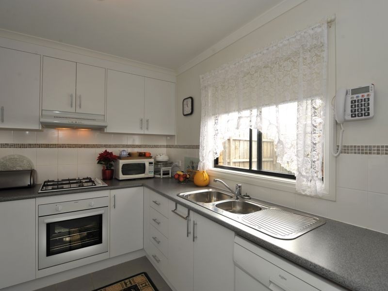 4/22 Parman Avenue, Pakenham VIC 3810