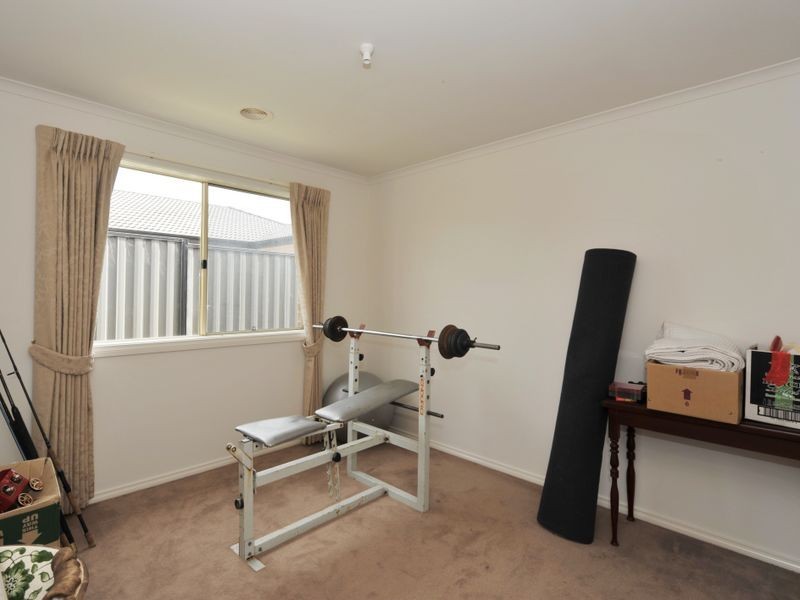 1 Caspian Chase, Pakenham VIC 3810