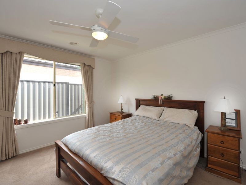 1 Caspian Chase, Pakenham VIC 3810