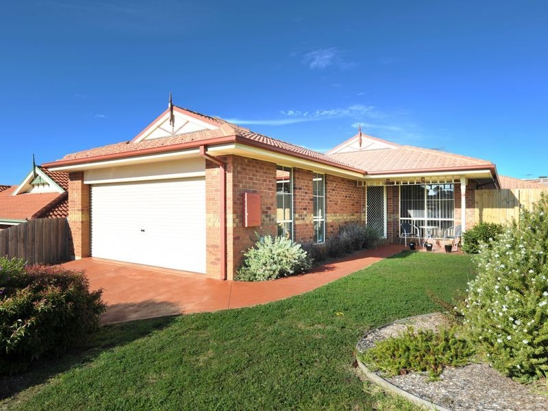 33 Ben Drive, Pakenham VIC 3810