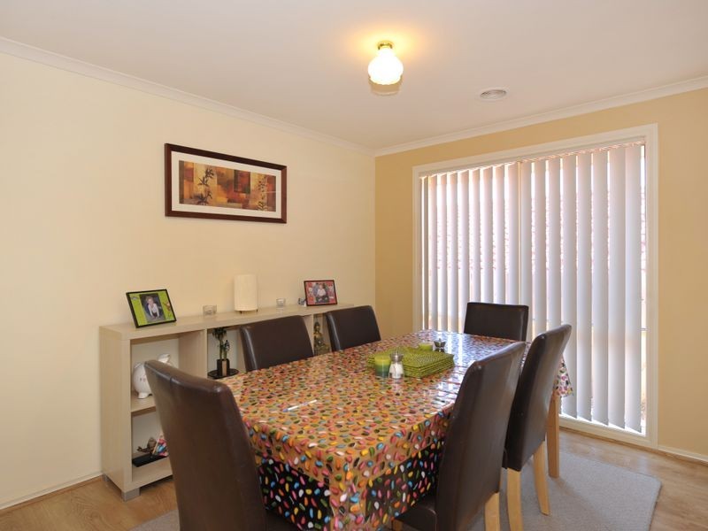 33 Ben Drive, Pakenham VIC 3810