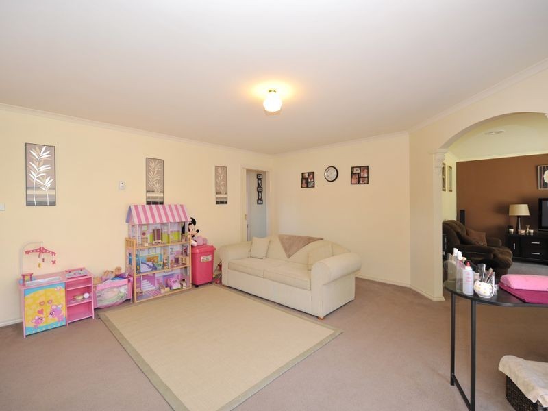 33 Ben Drive, Pakenham VIC 3810