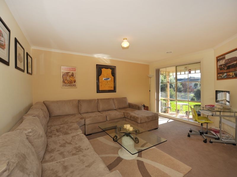 33 Ben Drive, Pakenham VIC 3810