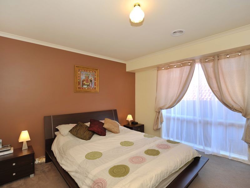33 Ben Drive, Pakenham VIC 3810