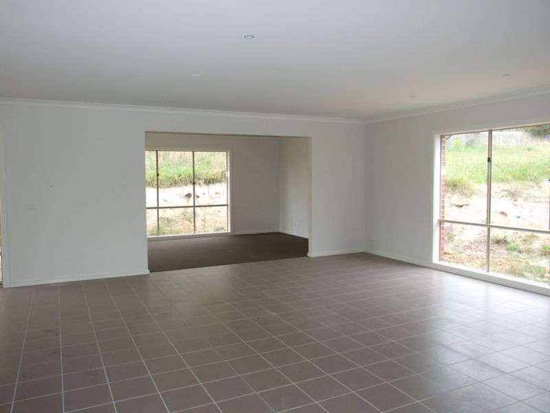 17 Tipperary Circuit, Pakenham VIC 3810