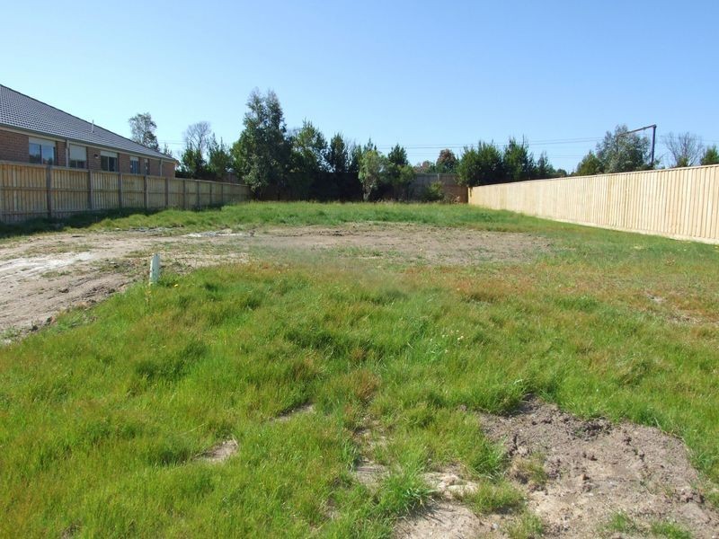 42 Cassowary Avenue, Pakenham VIC 3810