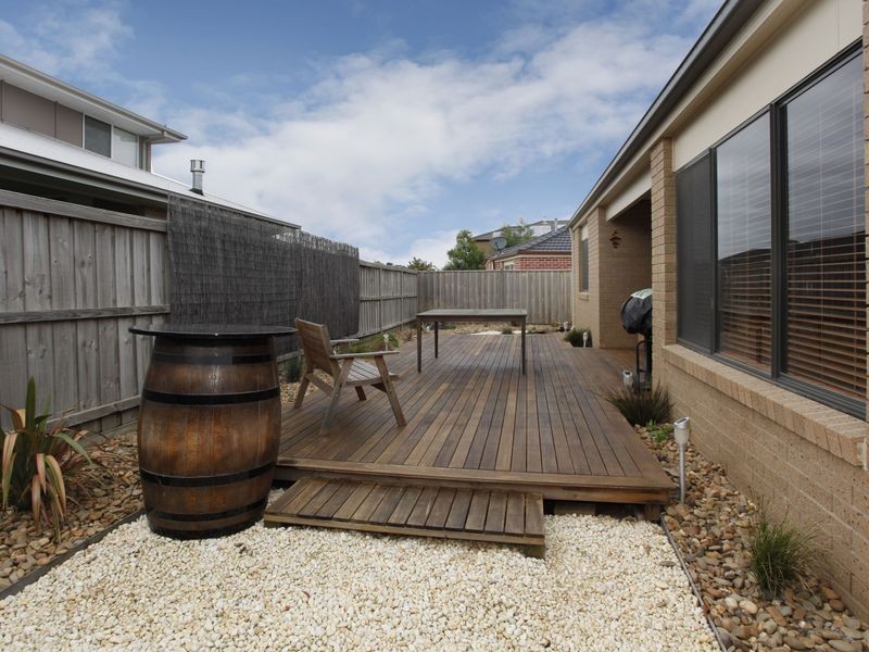 41 Fallingwater Drive, Pakenham VIC 3810