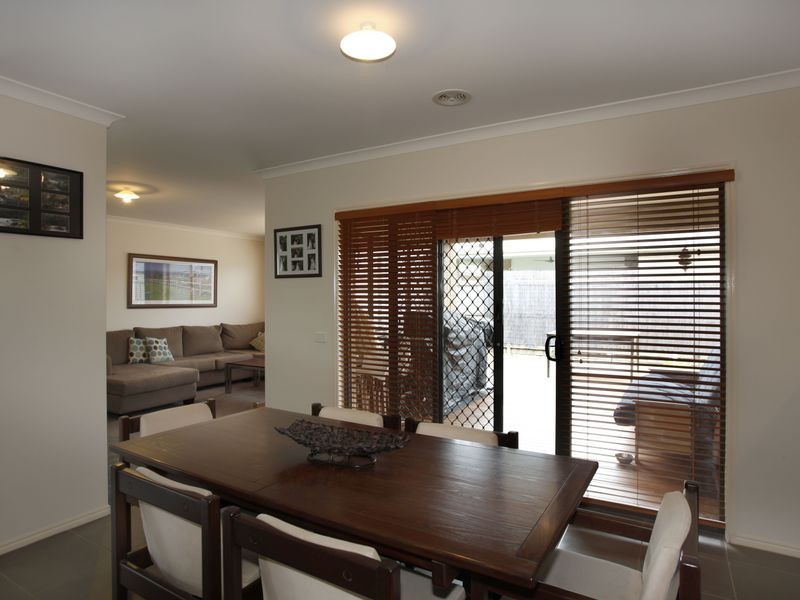 41 Fallingwater Drive, Pakenham VIC 3810