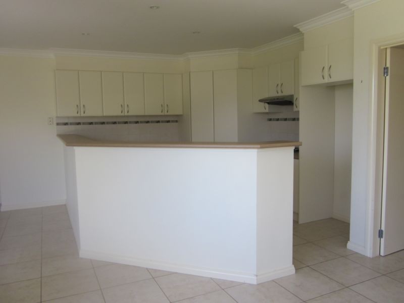 24 Grice Quadrant, Pakenham VIC 3810