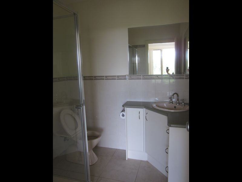 24 Grice Quadrant, Pakenham VIC 3810