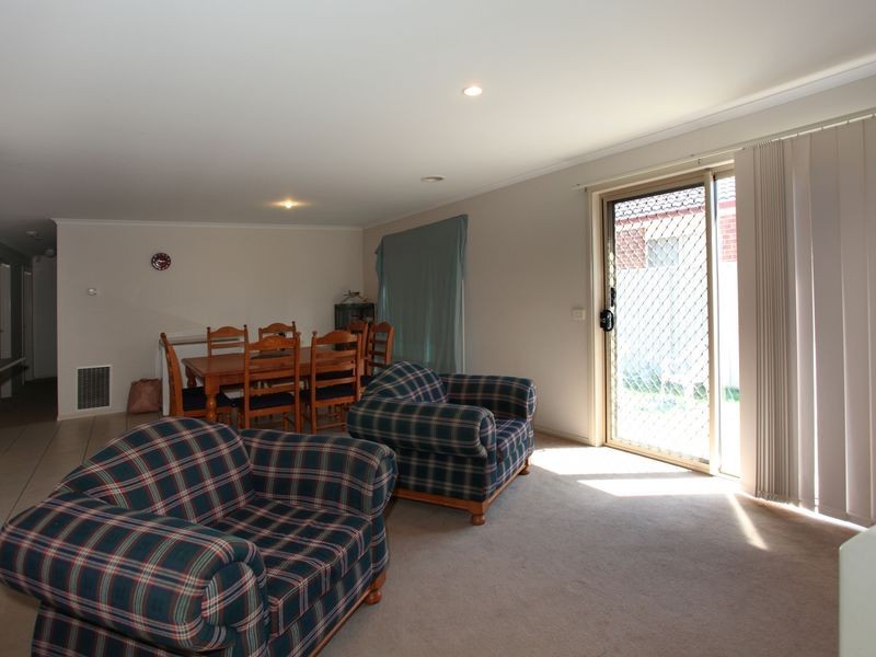 22 Wonboyn Close, Pakenham VIC 3810