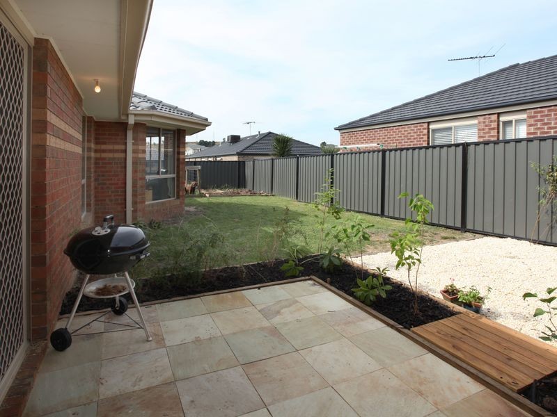 18 Killarney Crescent, Pakenham VIC 3810