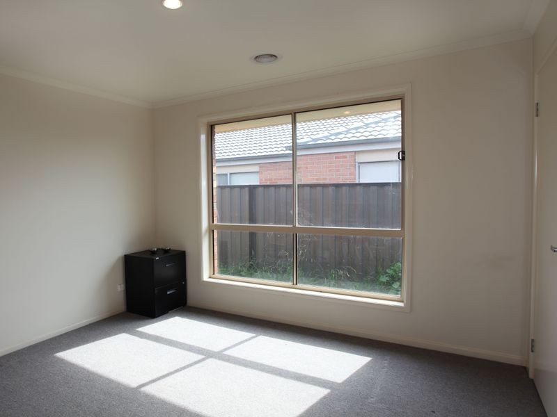 18 Killarney Crescent, Pakenham VIC 3810
