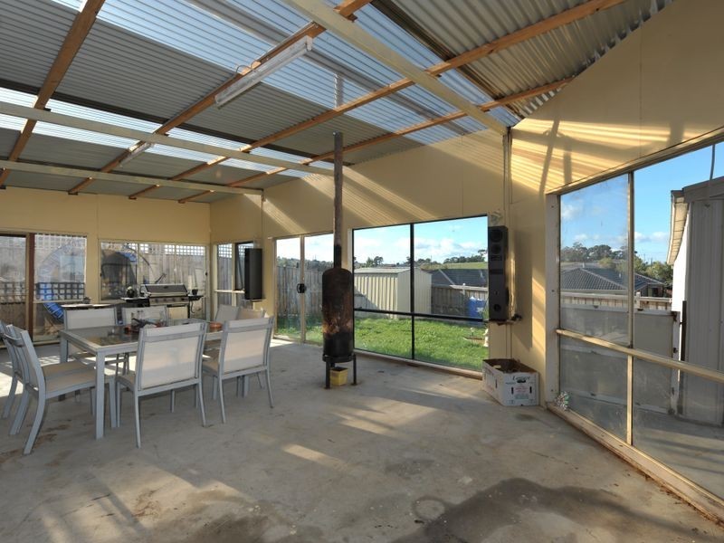 16 Tipperary Circuit, Pakenham VIC 3810