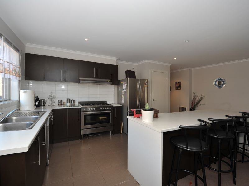 16 Tipperary Circuit, Pakenham VIC 3810