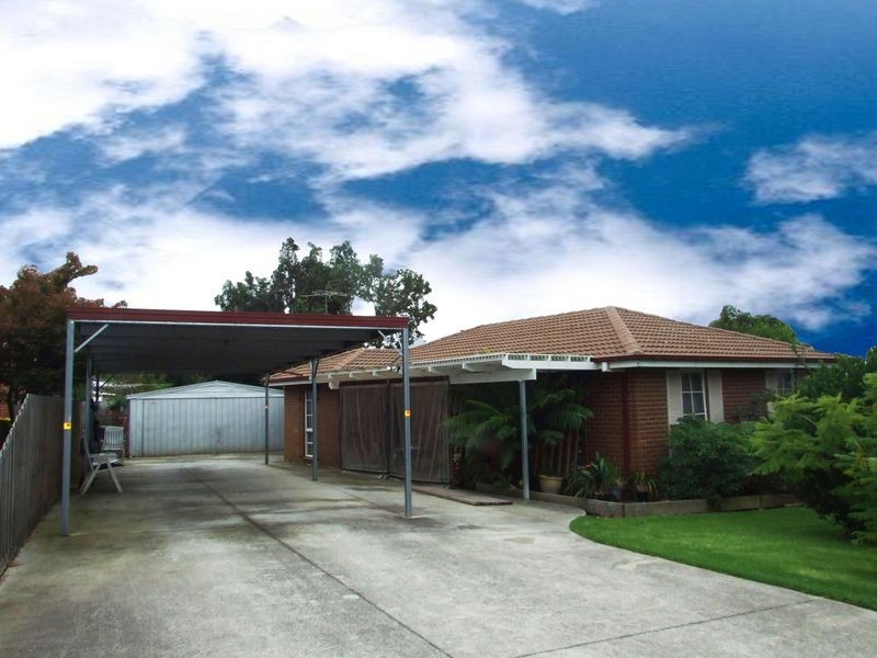 2 Robin Court, Pakenham VIC 3810