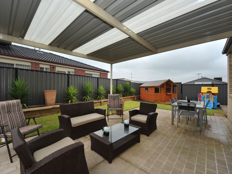 23 Adrian Drive, Pakenham VIC 3810