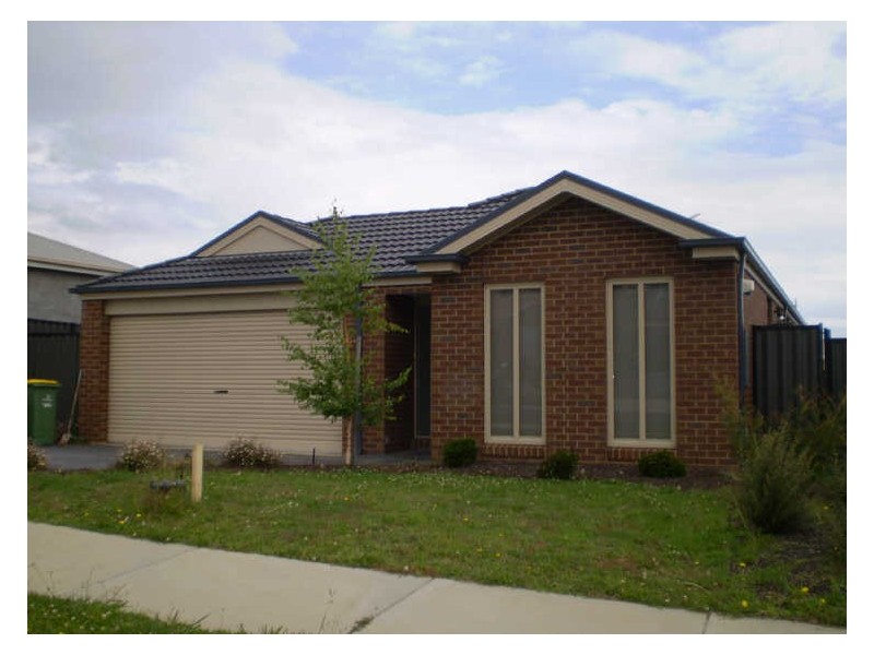 94 Leigh Drive, Pakenham VIC 3810