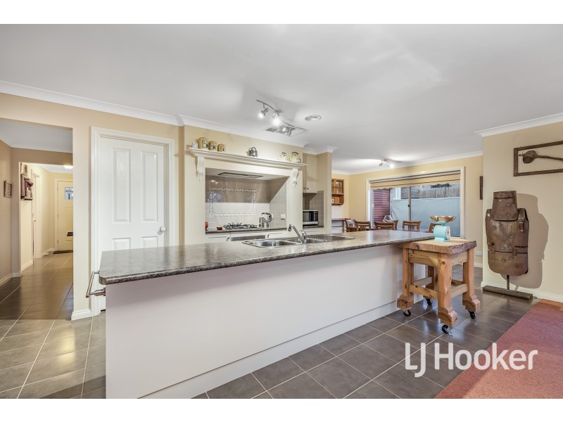 86 Windermere Boulevard, Pakenham VIC 3810