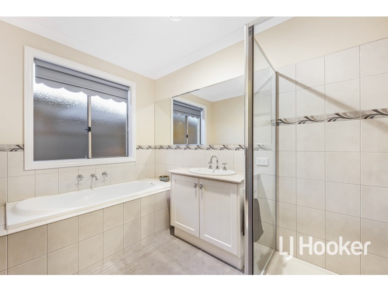 86 Windermere Boulevard, Pakenham VIC 3810