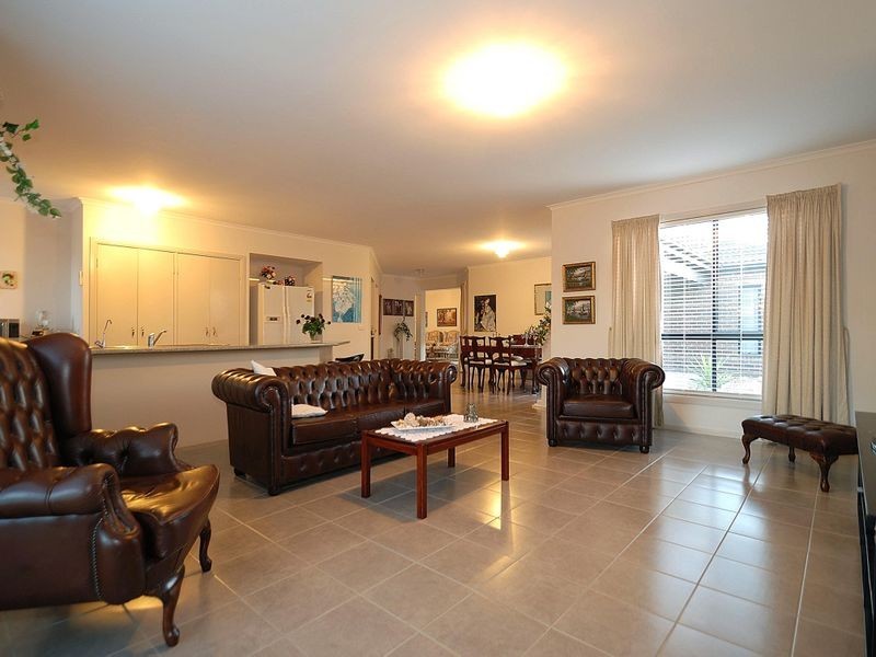 68 Livingstone Boulevard, Pakenham VIC 3810