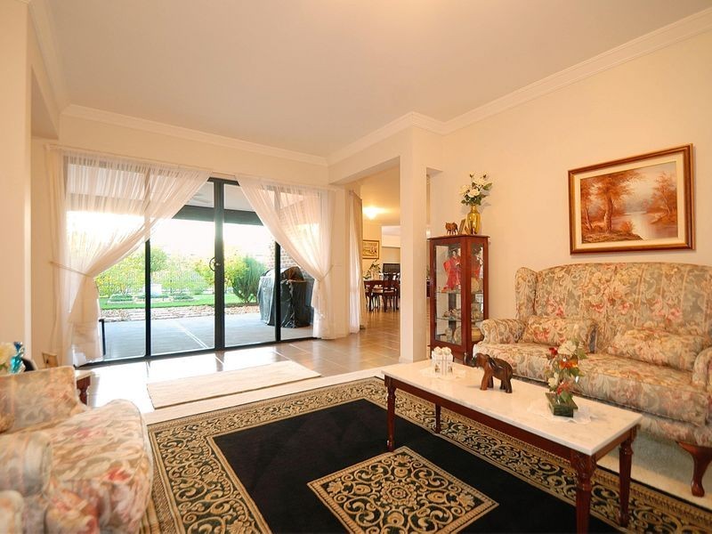 68 Livingstone Boulevard, Pakenham VIC 3810