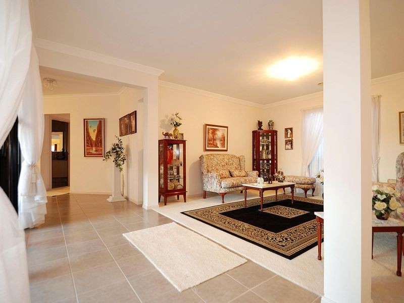 68 Livingstone Boulevard, Pakenham VIC 3810