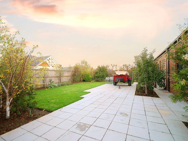 68 Livingstone Boulevard, Pakenham VIC 3810